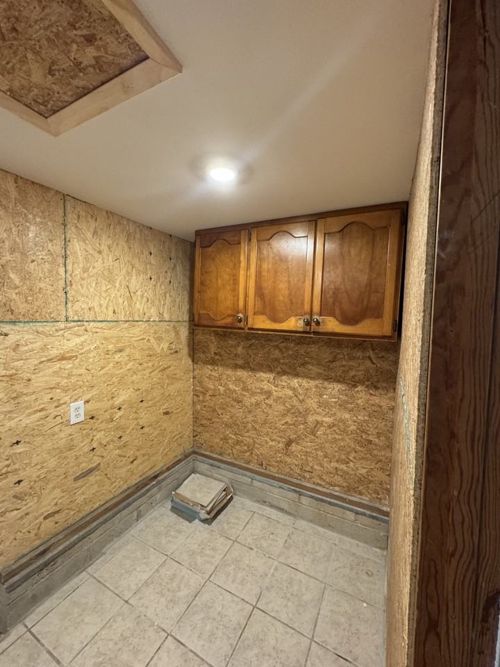 1905 Charlton Dr - Photo 7 of 12