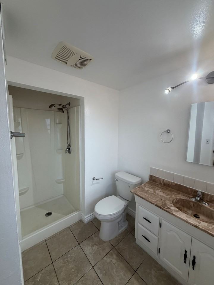 1024 Skeel Dr - Photo 4 of 14