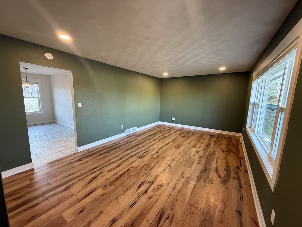 1694 Earl Dr - Photo 5 of 26