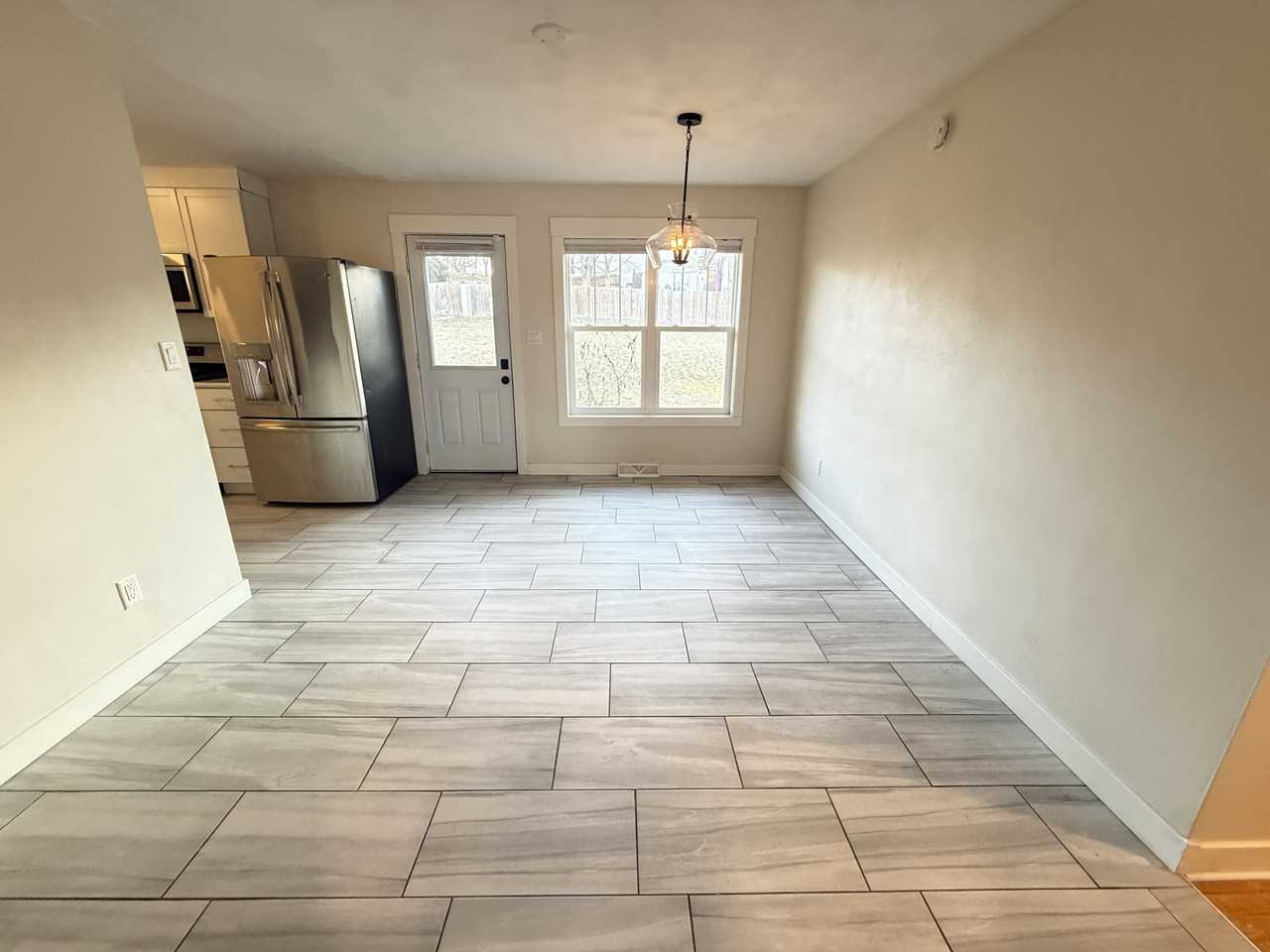 1694 Earl Dr - Photo 7 of 26