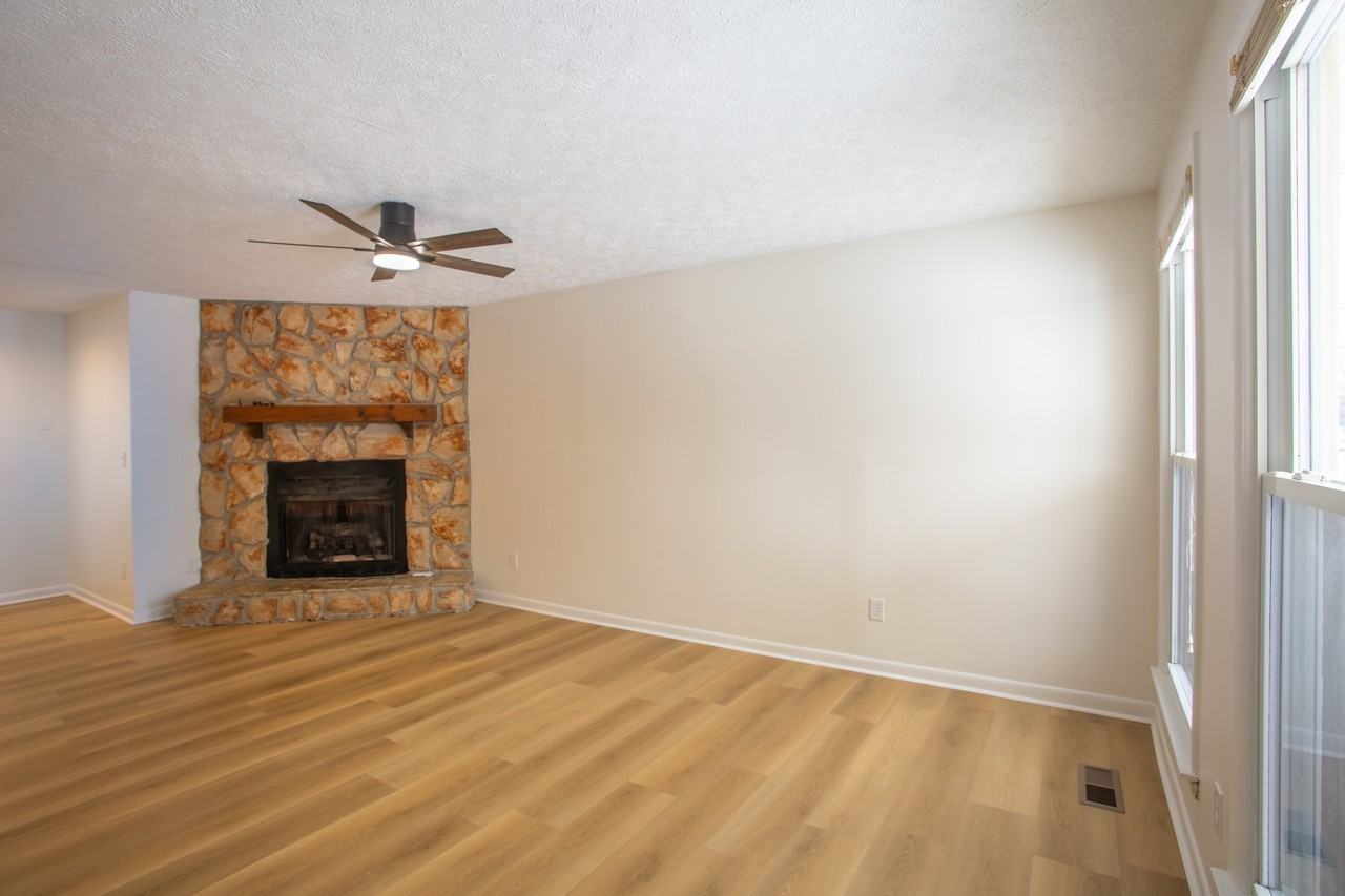 315 Kevin Dr - Photo 6 of 21