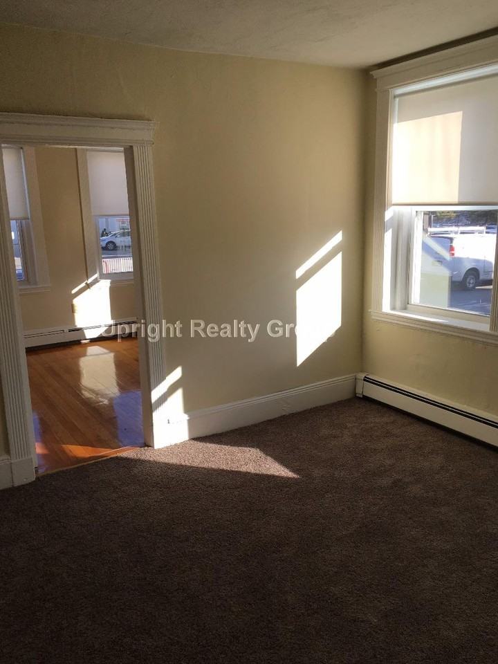 81 Empire St #3 - Photo 4 of 9