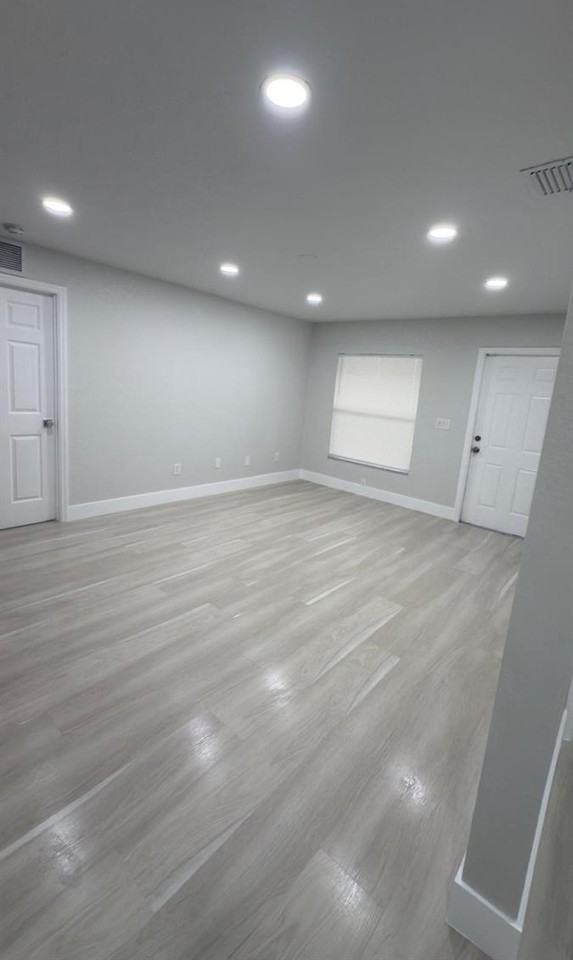 1215 Nw 2nd St #0 - Photo 4 of 9