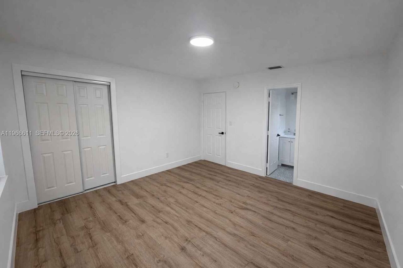 6849 Sw 12th St - Photo 2 of 25