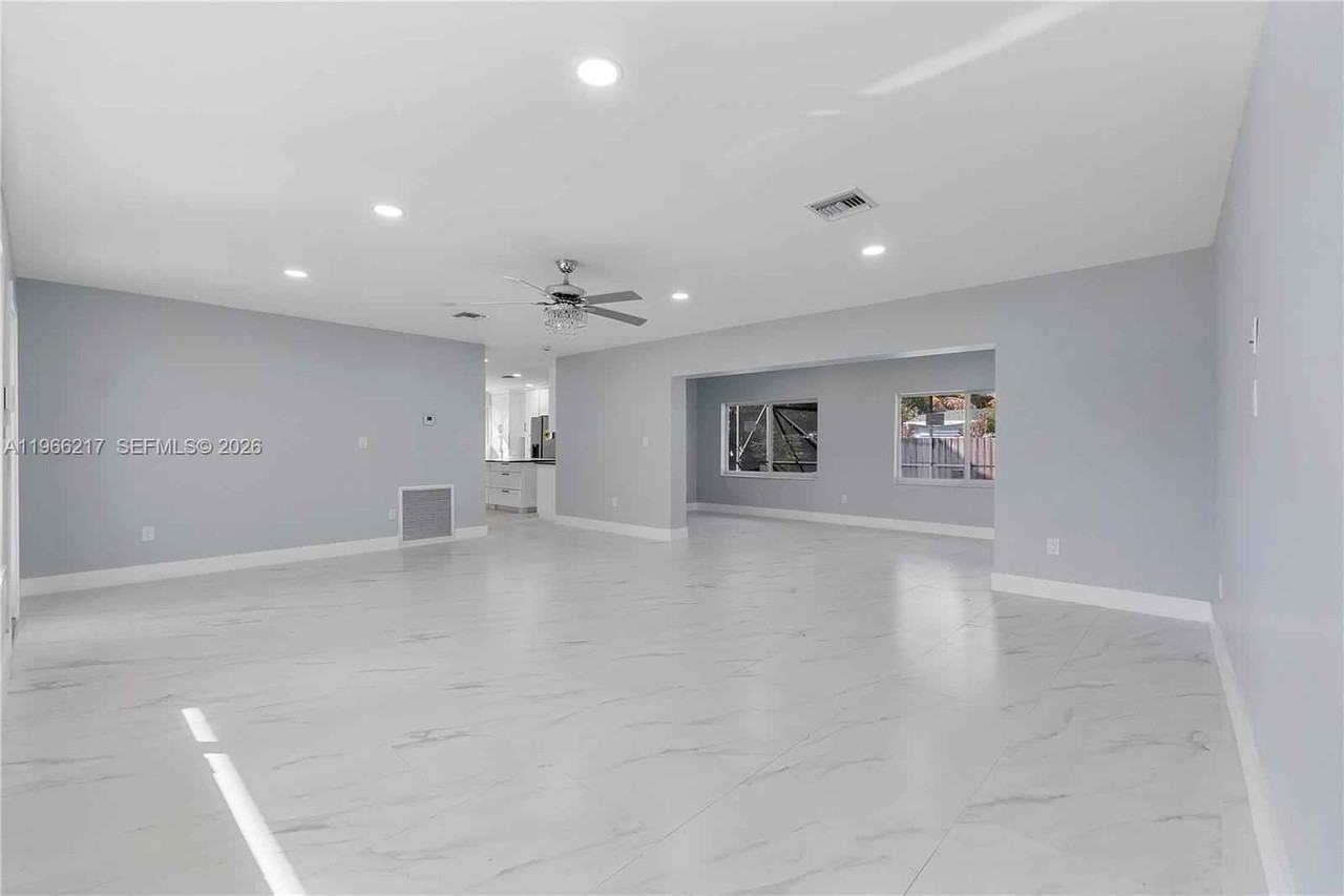 4725 Nw 5th Ct - Photo 3 of 41