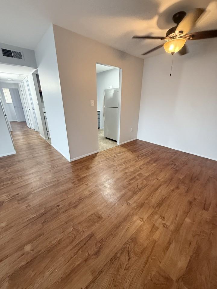 2969 Fourtowers Dr #9 - Photo 7 of 11