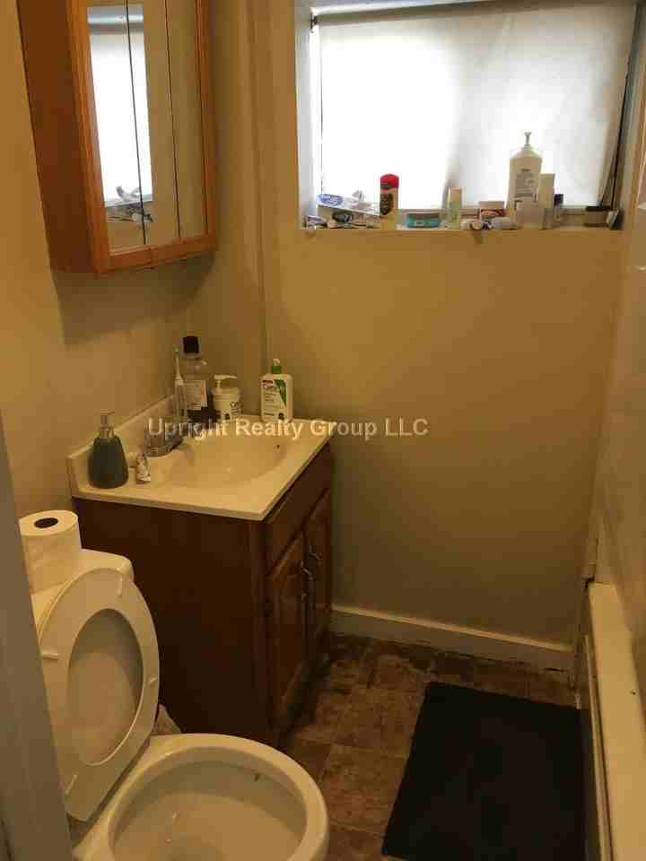 231 Harrison Ave #18 - Photo 4 of 9