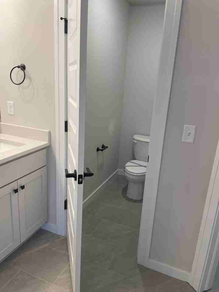 1110 Maclaren Ave - Photo 6 of 14