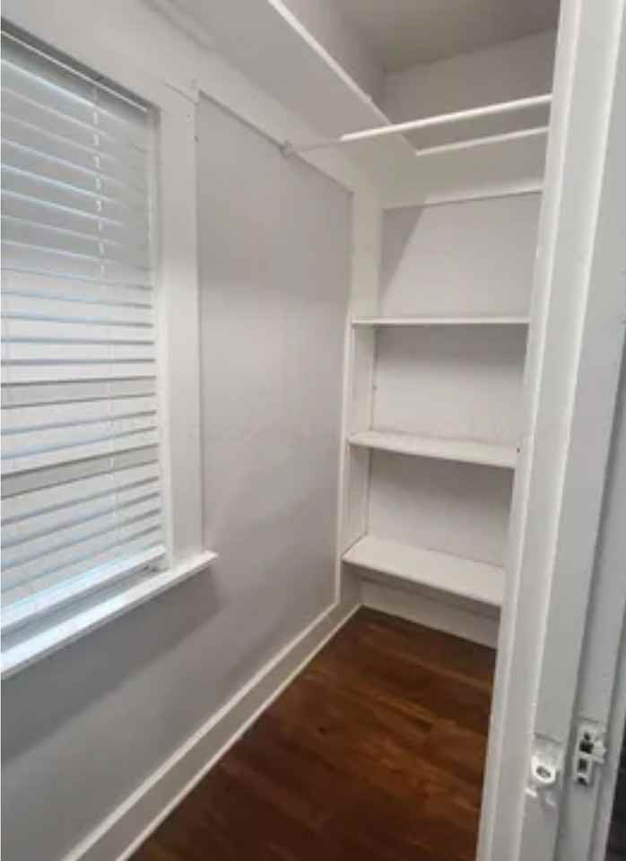 110 Se 22nd Ave #1 - Photo 7 of 8