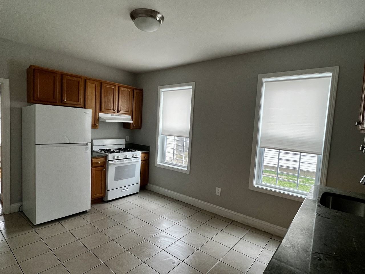 11 Highland St #1L - Photo 2 of 5