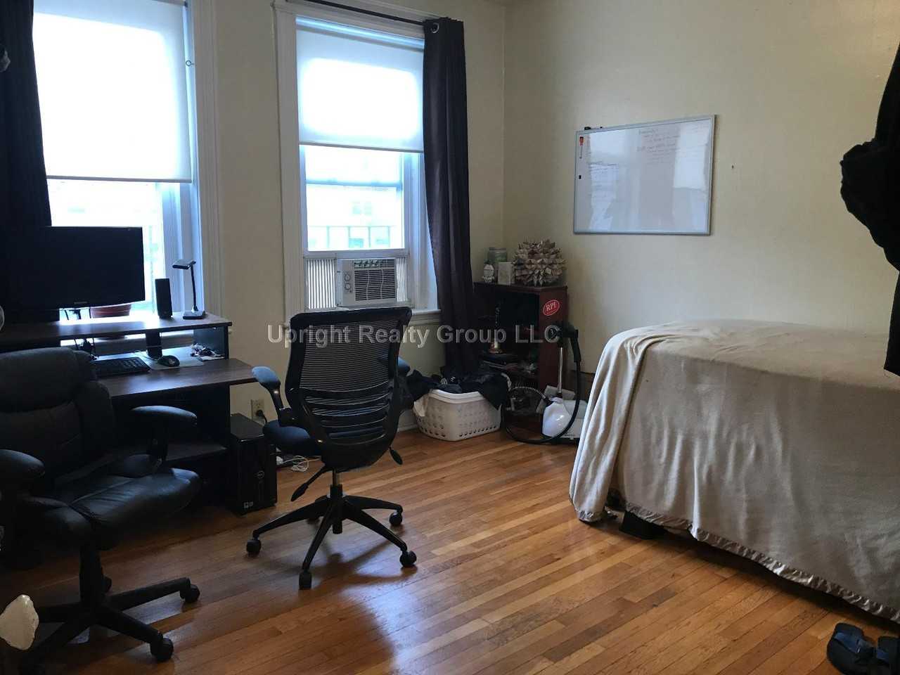 99 Gordon St #14 - Photo 5 of 7