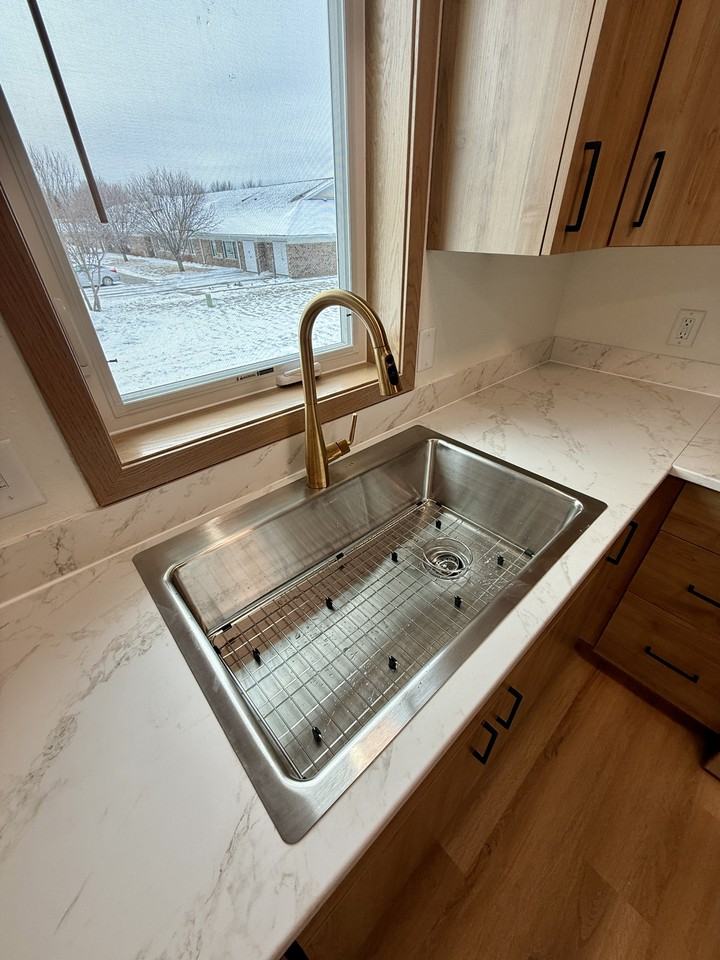 1004 Castlewood Dr - Photo 6 of 20