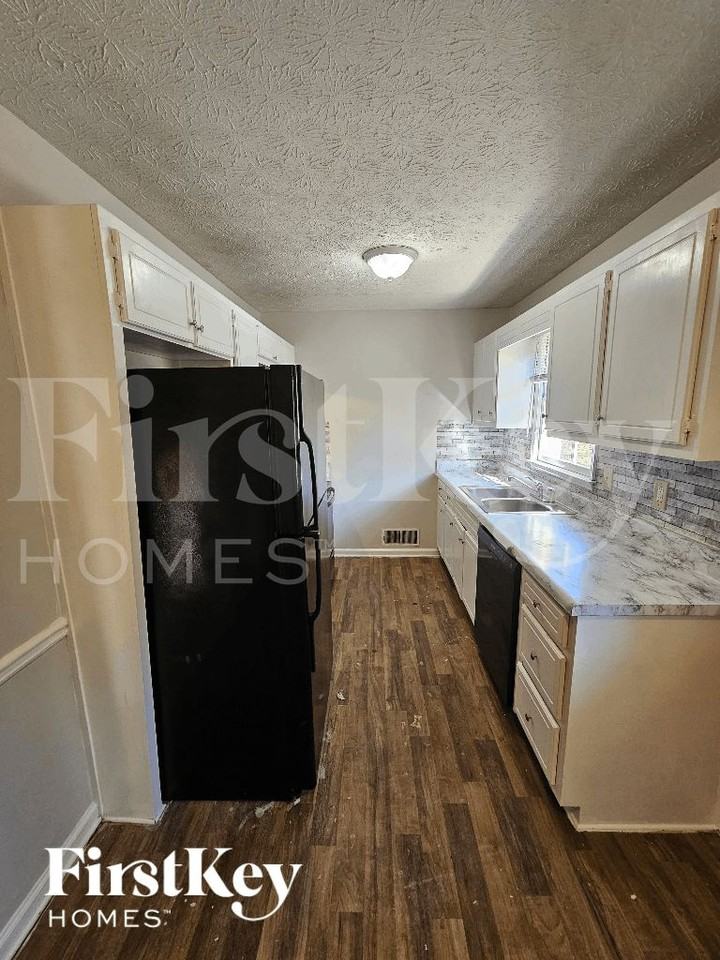 115 Derby Country Dr - Photo 5 of 11