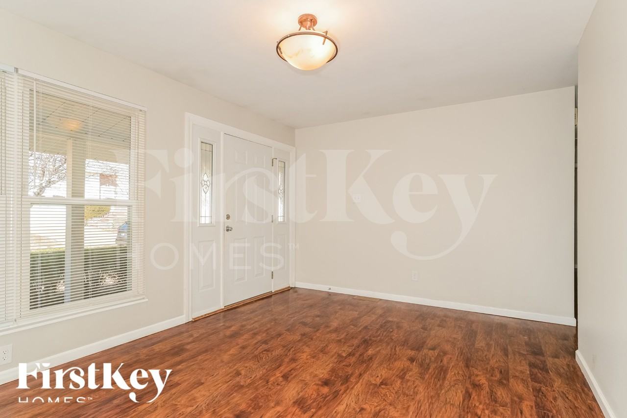 706 Boca Chica Dr - Photo 3 of 19