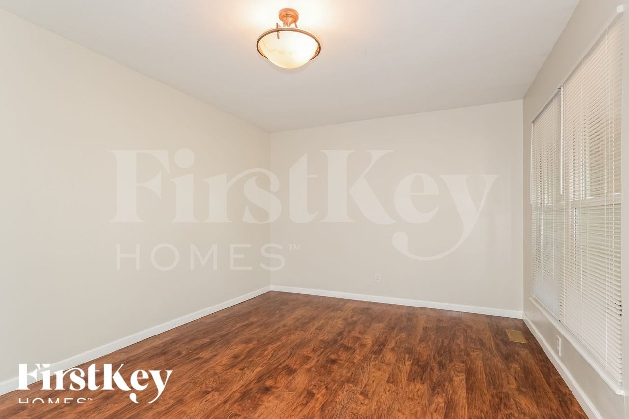 706 Boca Chica Dr - Photo 4 of 19