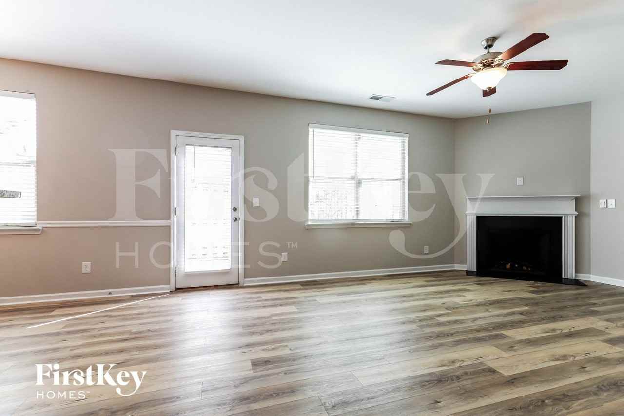 3832 Humber Ct - Photo 2 of 15