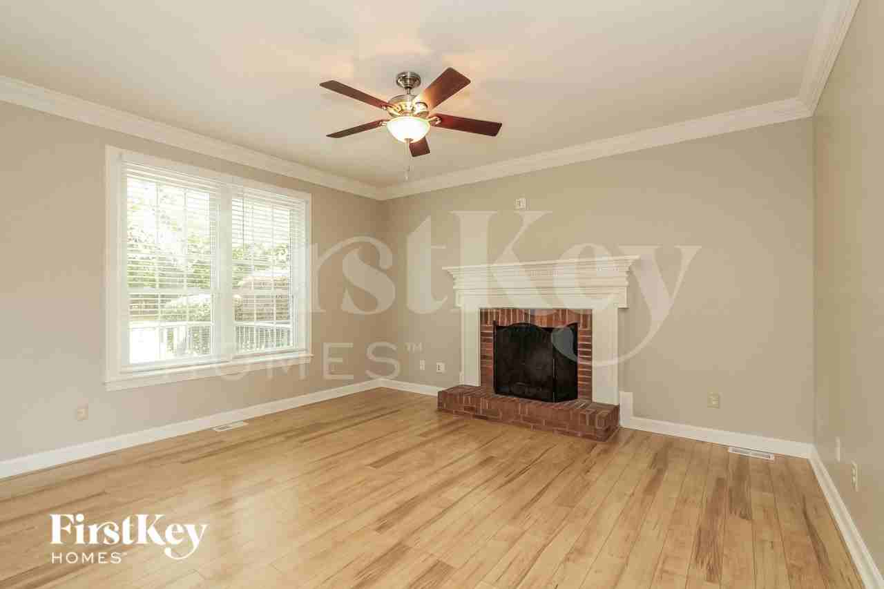 12500 Moores Mill Rd - Photo 4 of 15