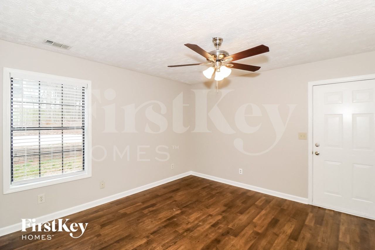 324 Chimney Trace Dr - Photo 6 of 14