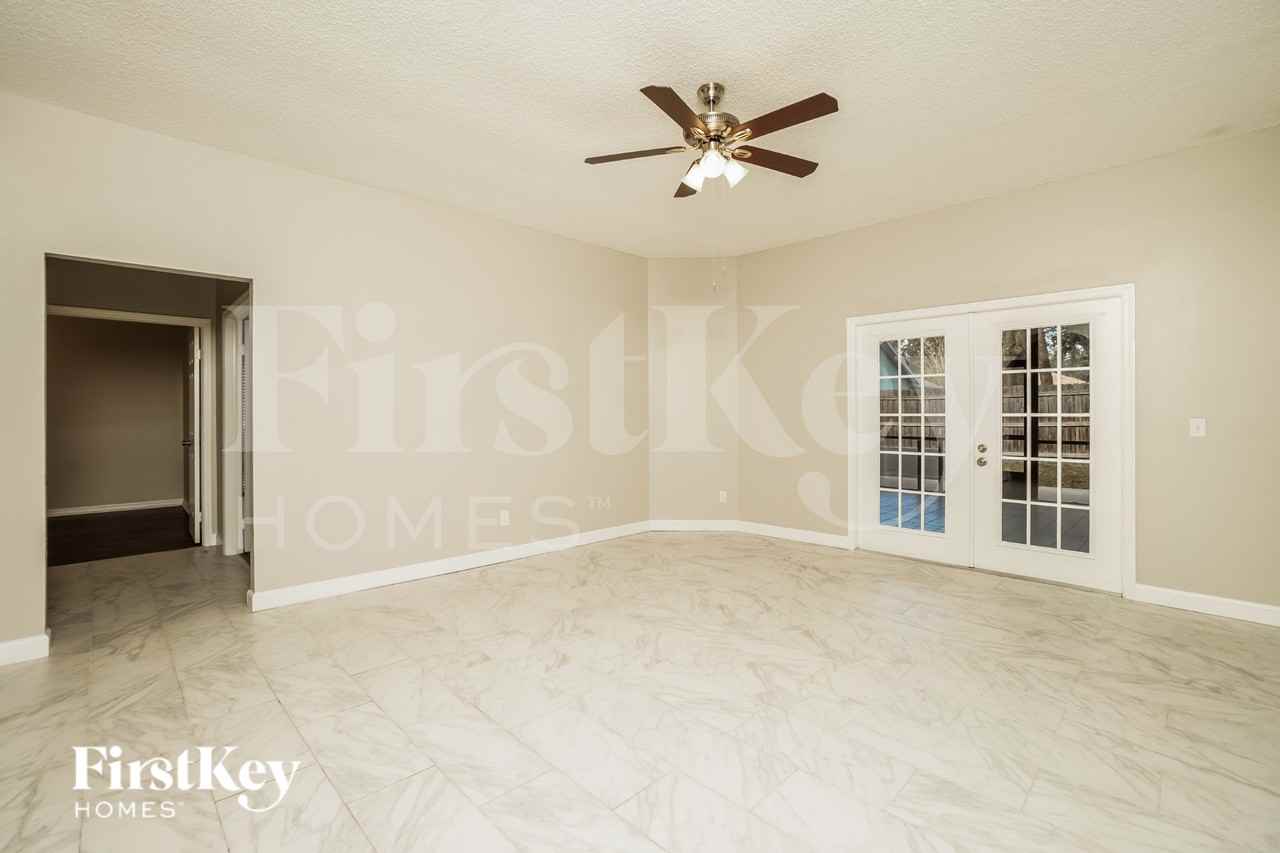 18908 Pebble Run Way - Photo 3 of 15