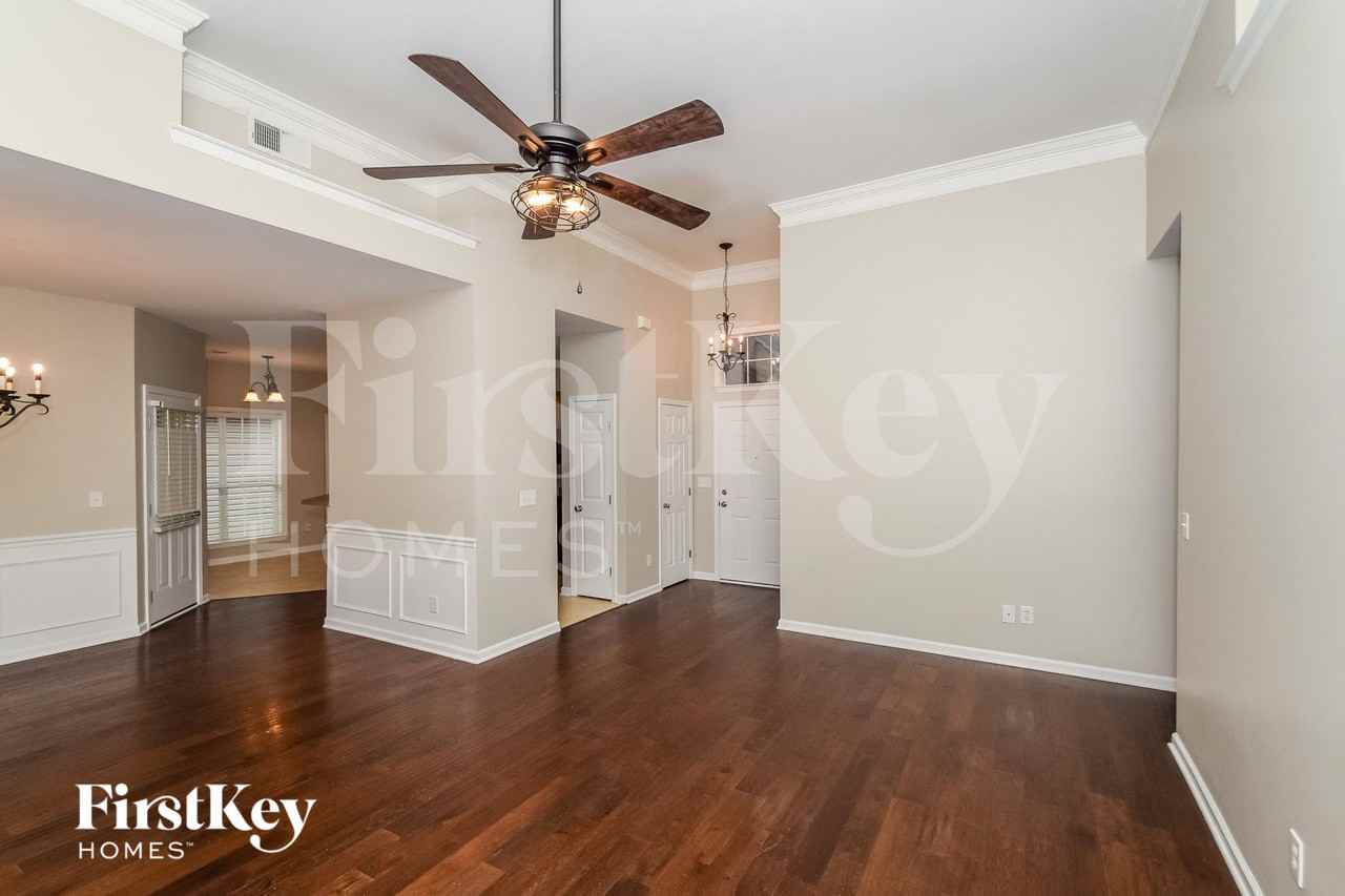 5948 Forest Lakes Cv - Photo 3 of 14