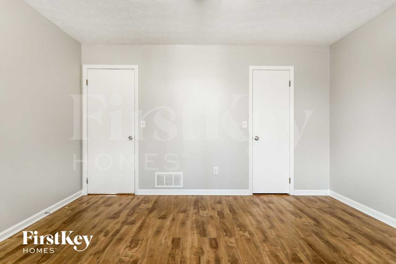 4149 Warren Rd - Photo 6 of 14