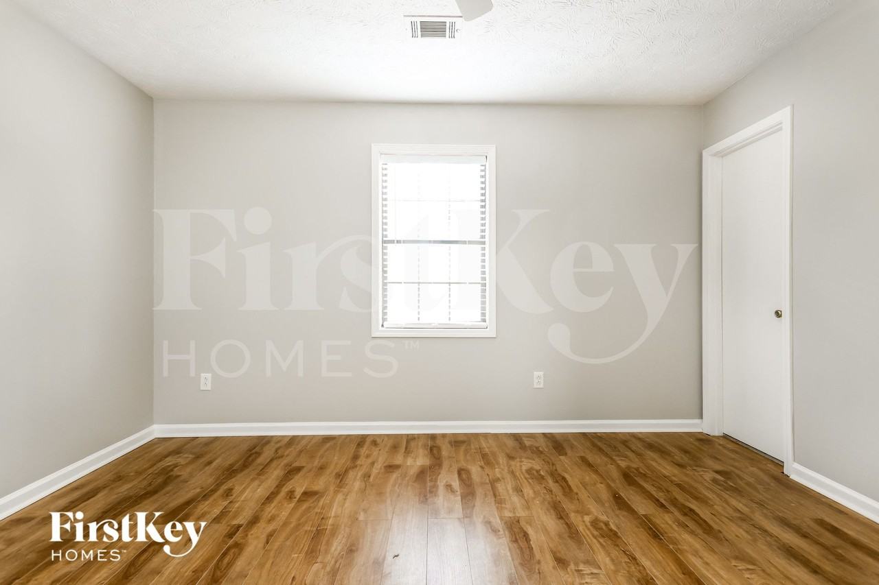 4149 Warren Rd - Photo 7 of 14