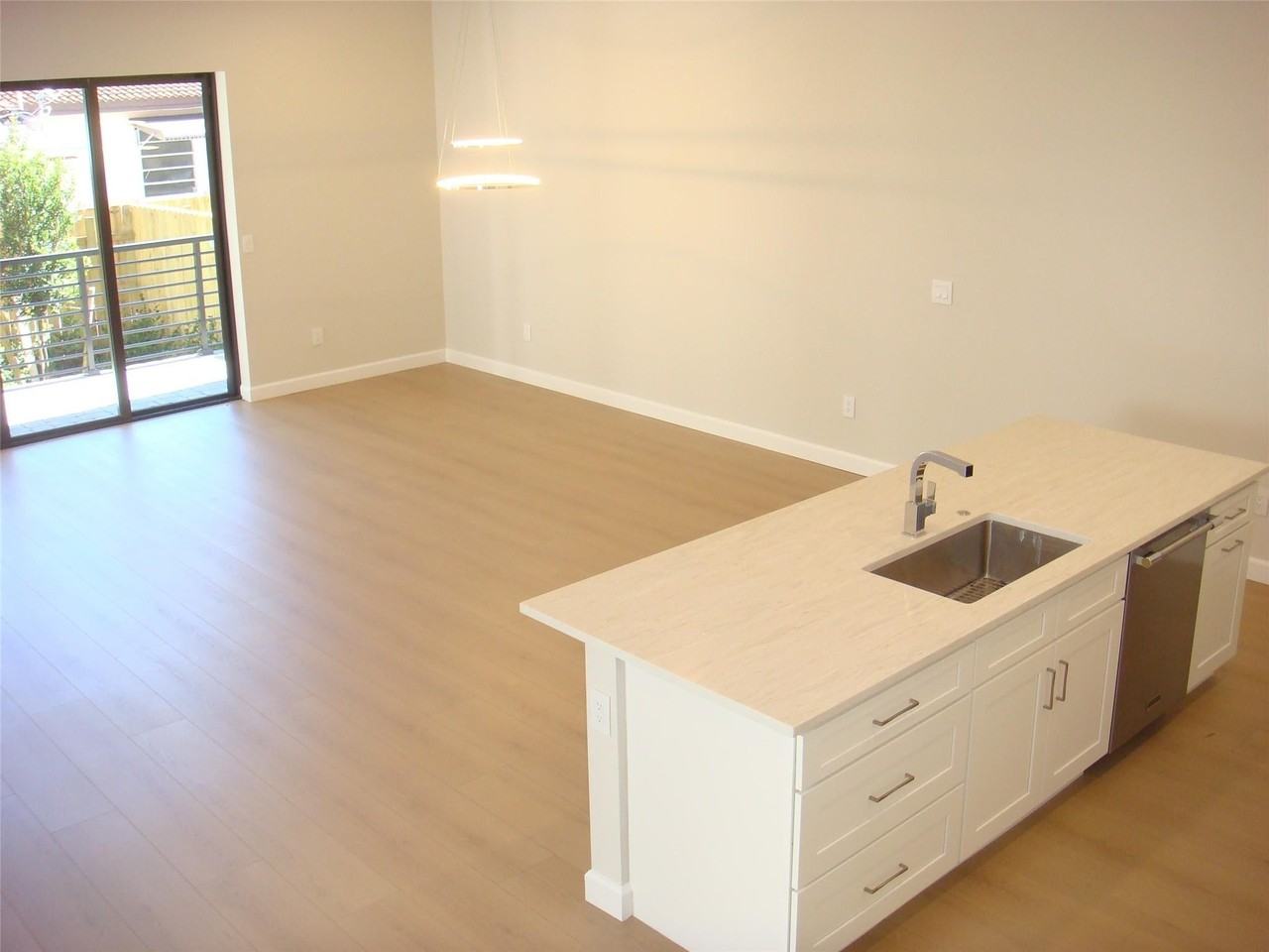 706 Sw 9th Ter - Photo 7 of 17