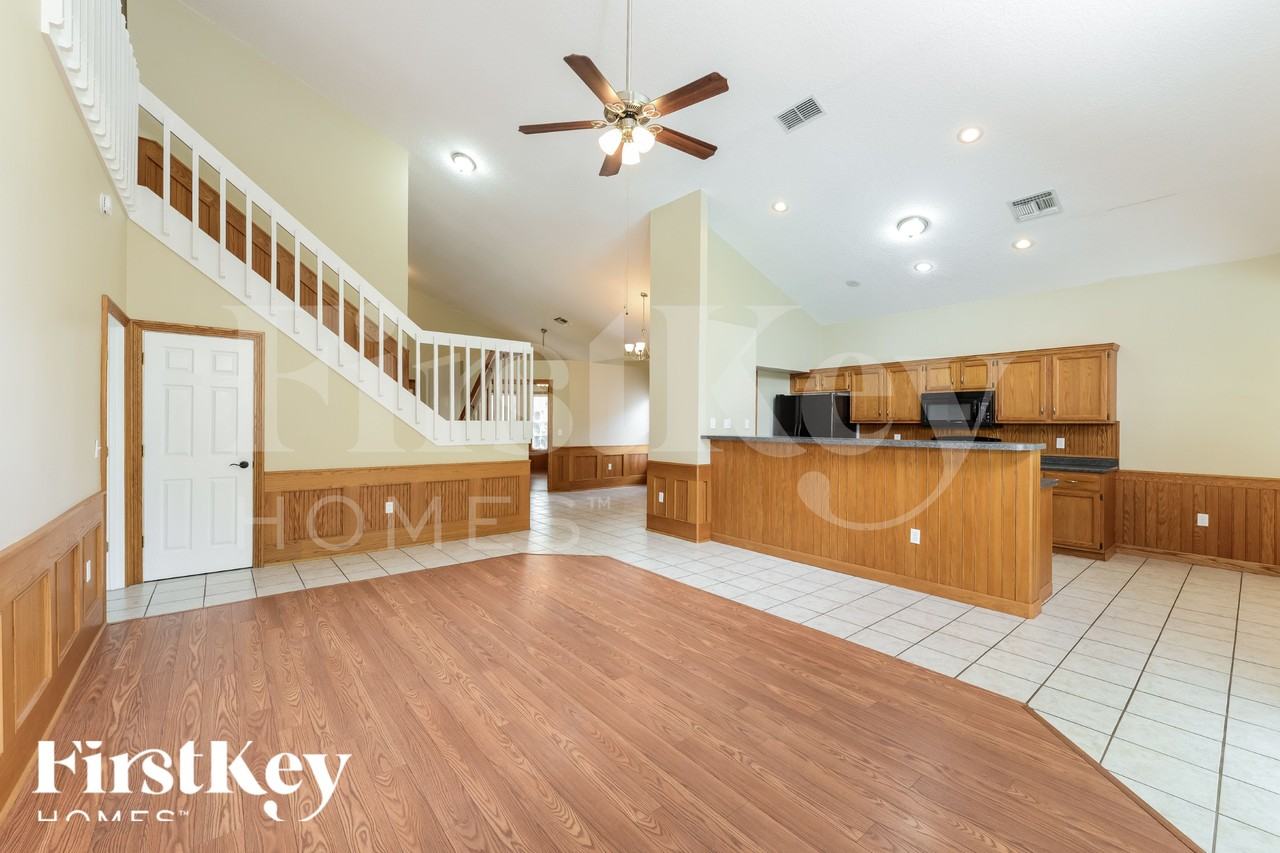 870 Stonechapel Ct - Photo 3 of 19