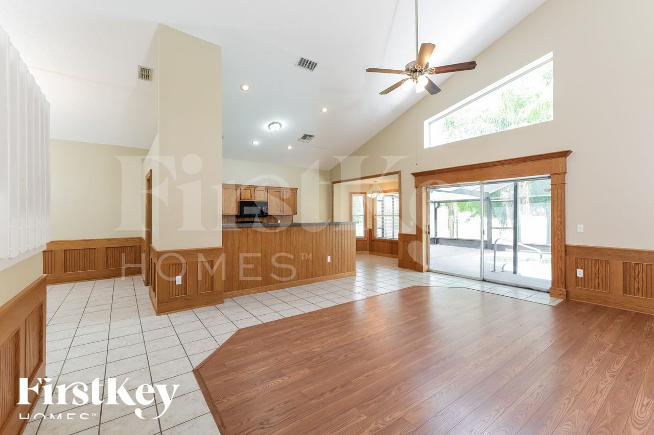 870 Stonechapel Ct - Photo 5 of 19