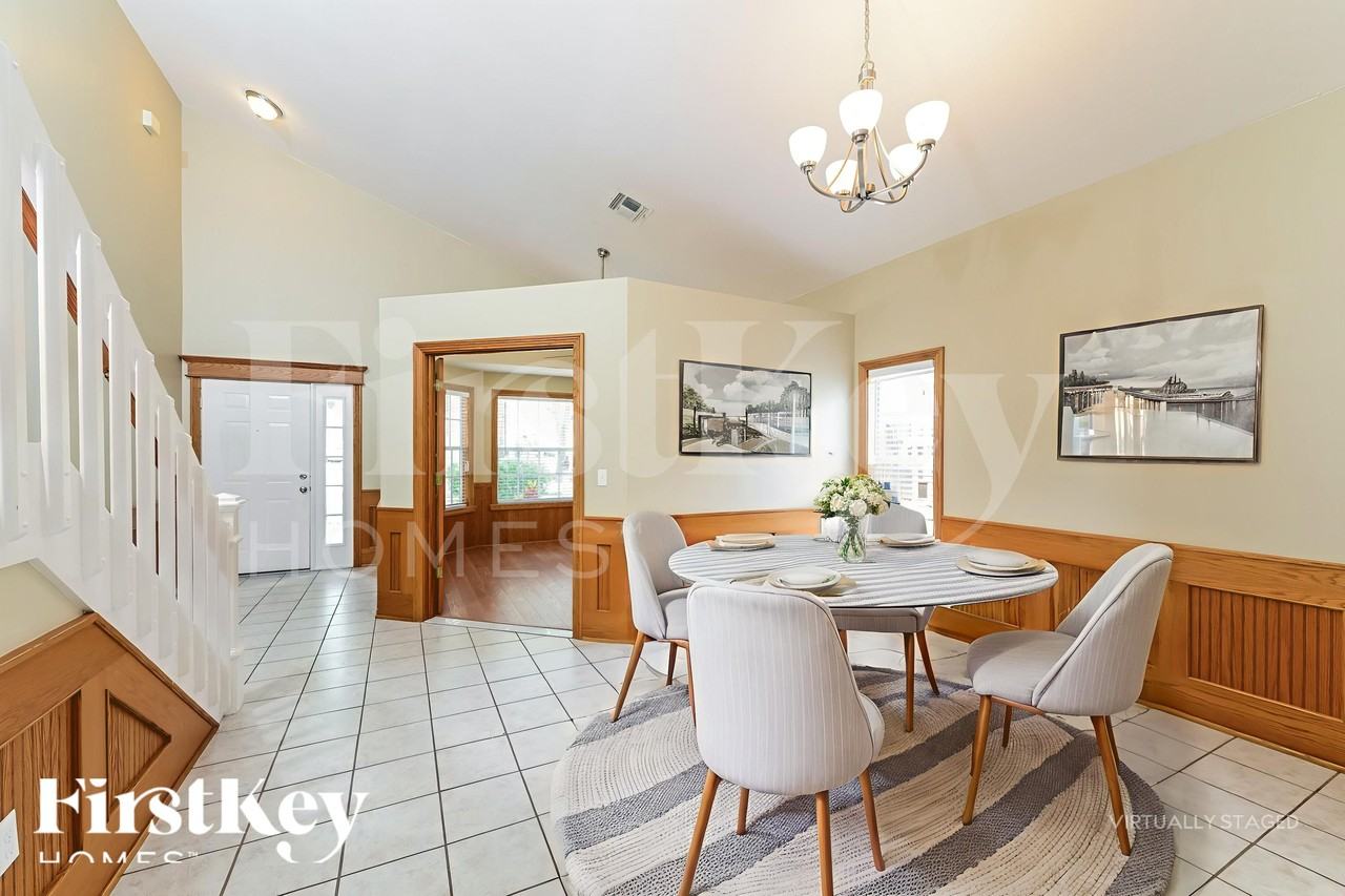 870 Stonechapel Ct - Photo 7 of 19