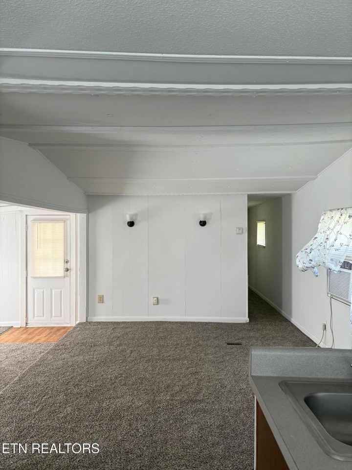 139 Hillview Rd - Photo 2 of 10