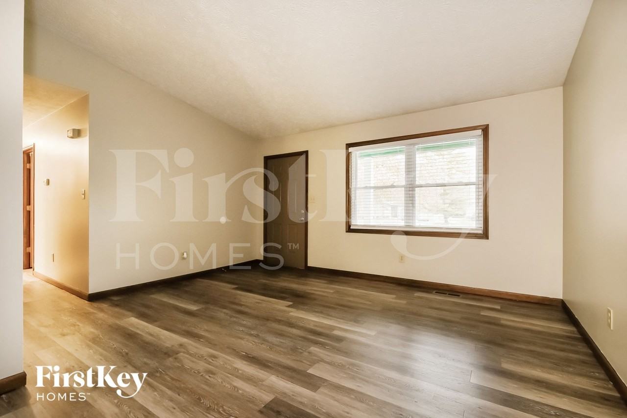 6317 Watercrest Way - Photo 3 of 15