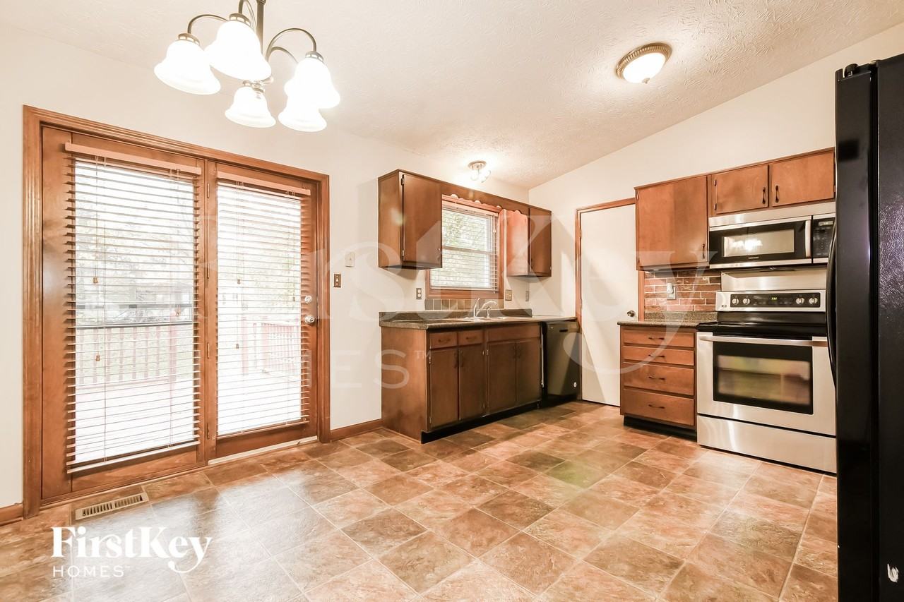 6317 Watercrest Way - Photo 4 of 15