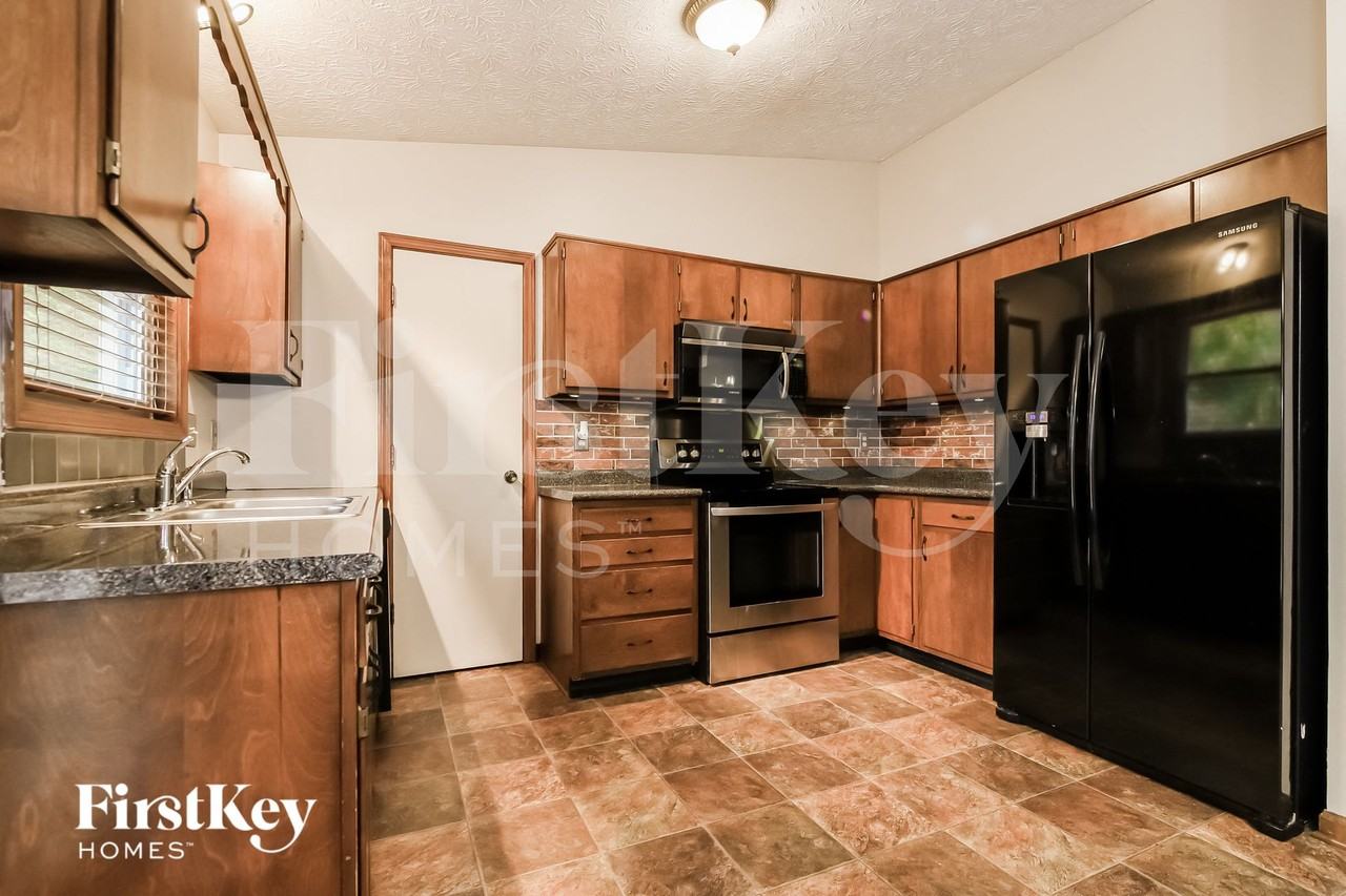 6317 Watercrest Way - Photo 5 of 15