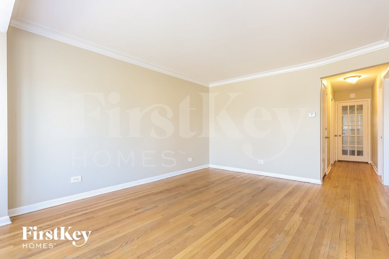 6204 S Kildare Ave - Photo 3 of 15