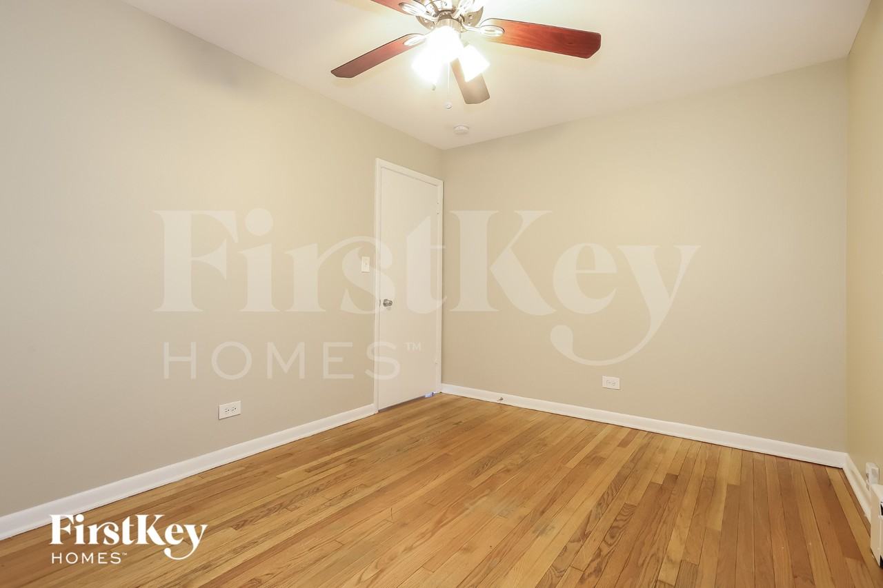 6204 S Kildare Ave - Photo 7 of 15