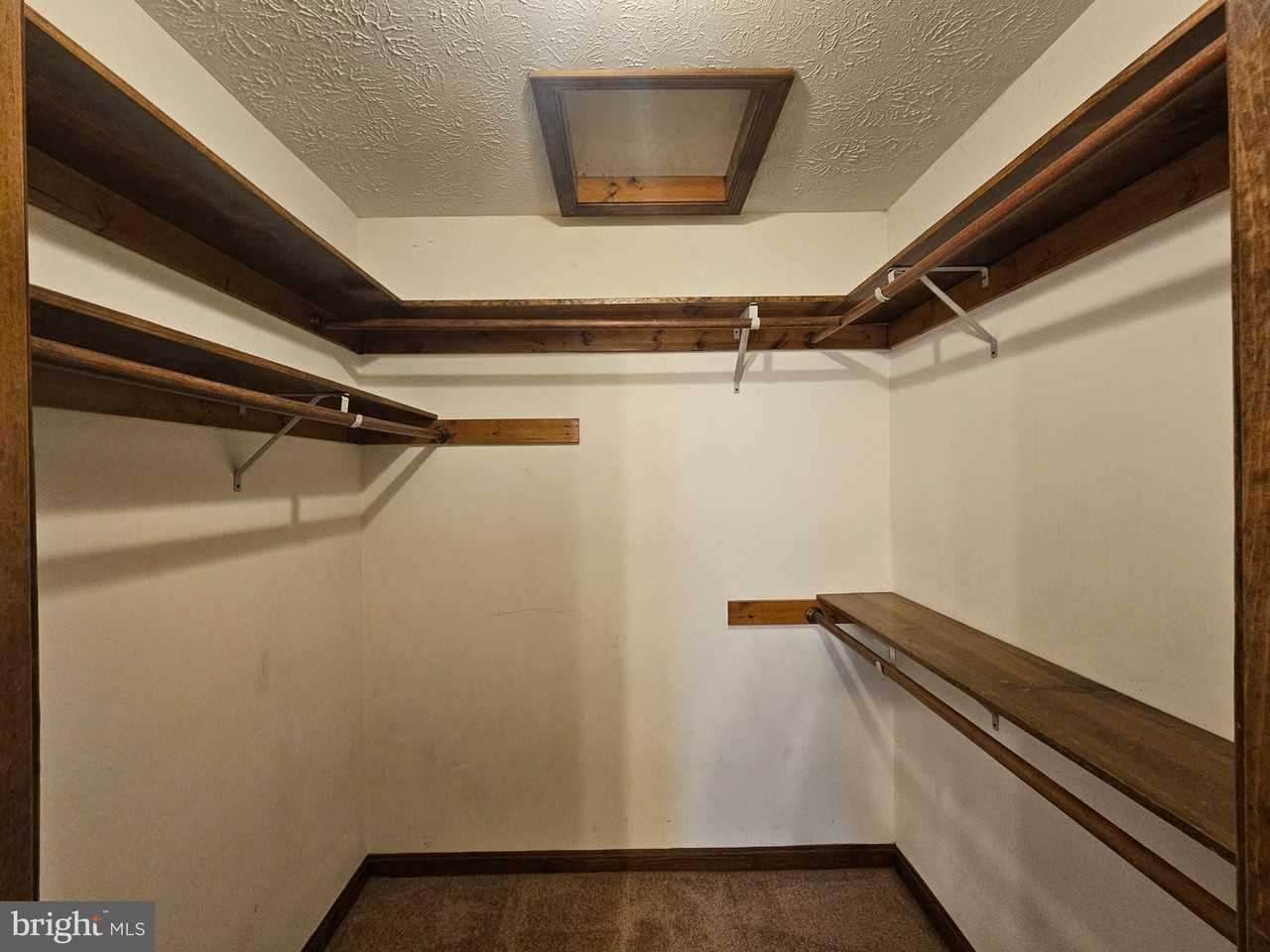 23241 Rosewood Ct - Photo 5 of 22