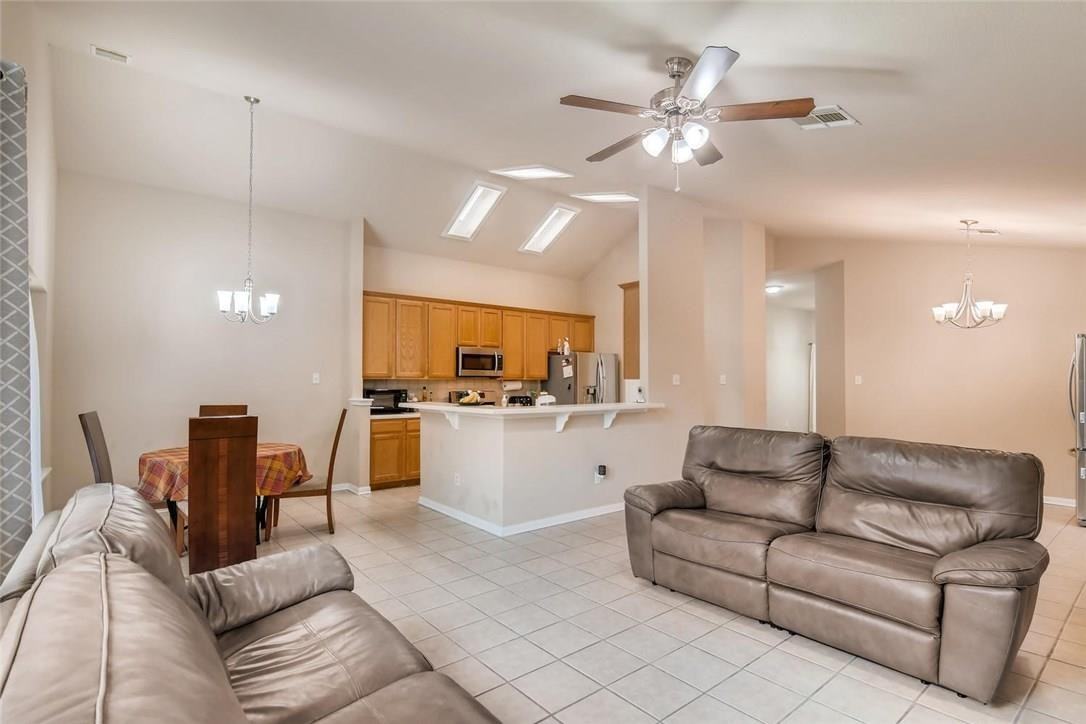 1506 Jackie Robinson Pl - Photo 7 of 27