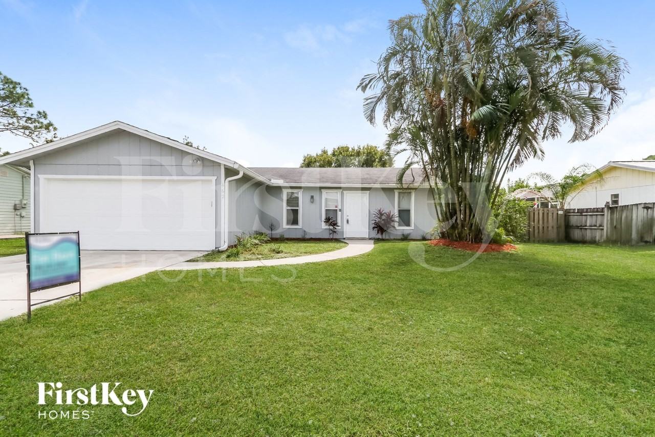 462 Se Streamlet Ave