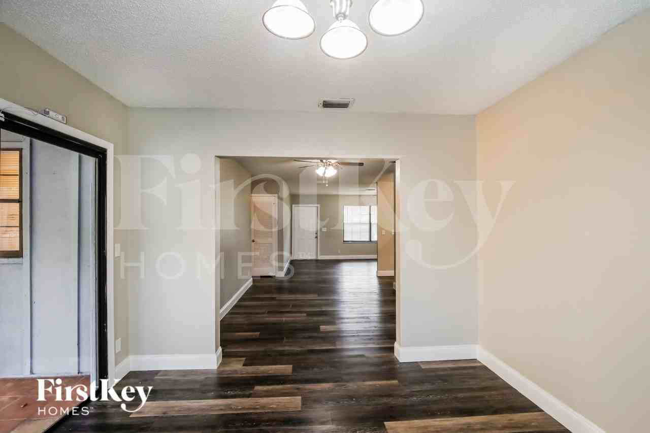 4555 Palm Ridge Blvd - Photo 5 of 19