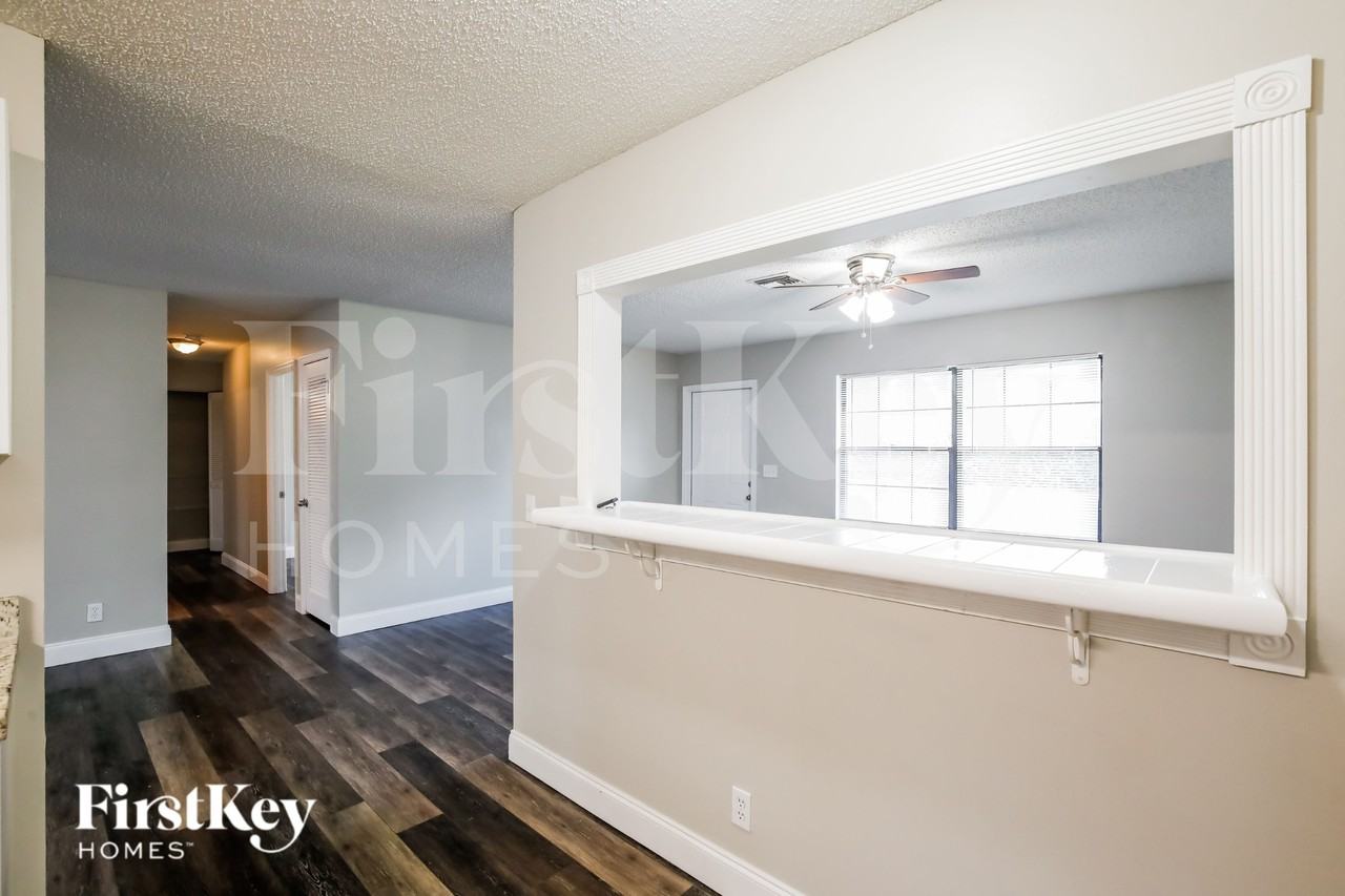 4555 Palm Ridge Blvd - Photo 7 of 19