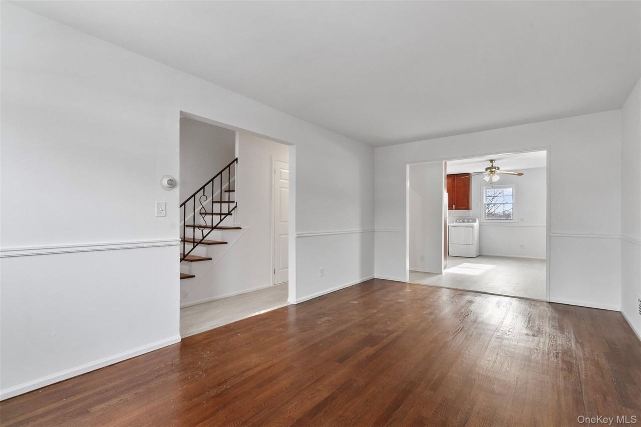 28 Elissa Ln - Photo 7 of 17