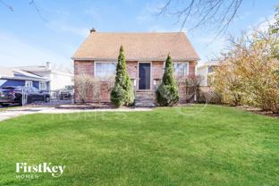 3915 N Park St - Photo 1 of 1