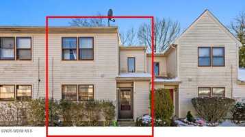 featured image of 39 Pin Oak Ln