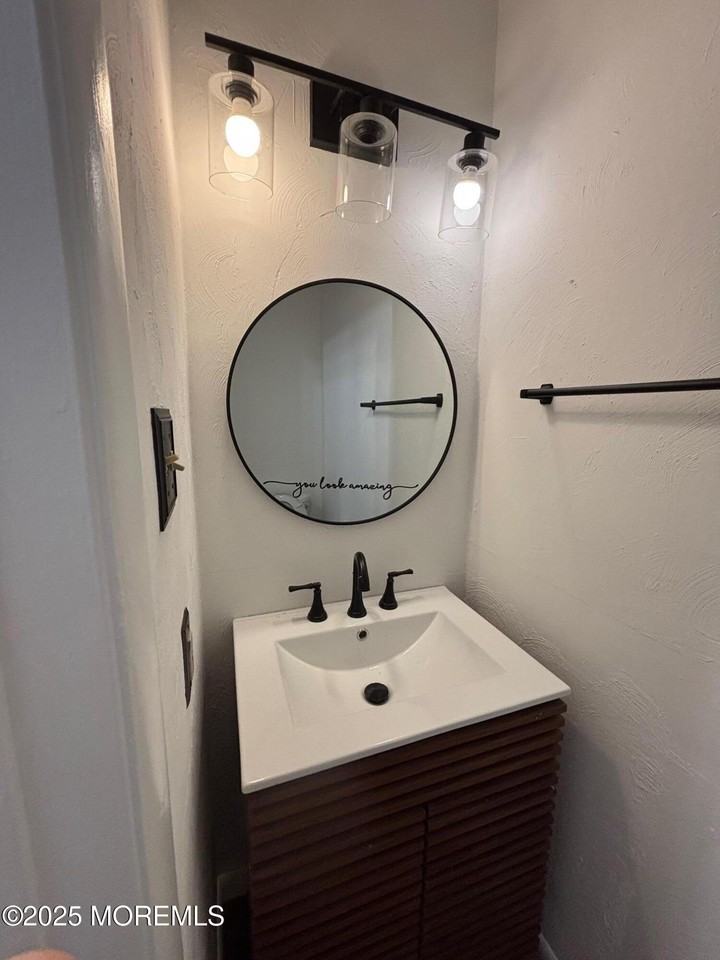 39 Pin Oak Ln - Photo 7 of 20