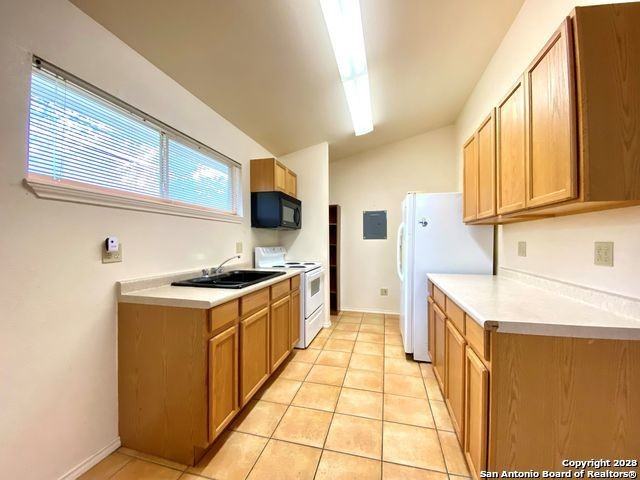 722 Waukee Pass St - Photo 3 of 8