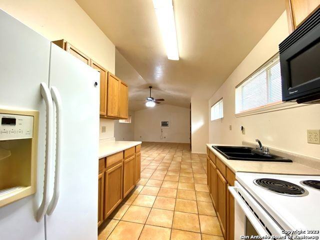 722 Waukee Pass St - Photo 5 of 8