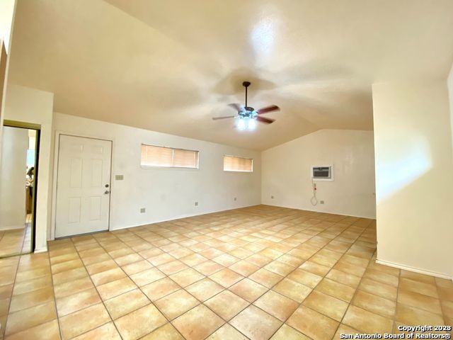 722 Waukee Pass St - Photo 6 of 8