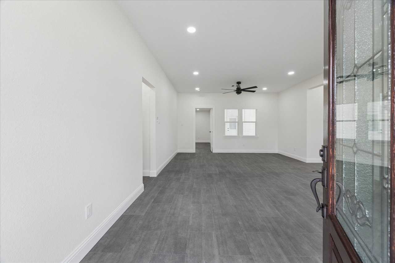 30731 Martens Rd - Photo 2 of 25