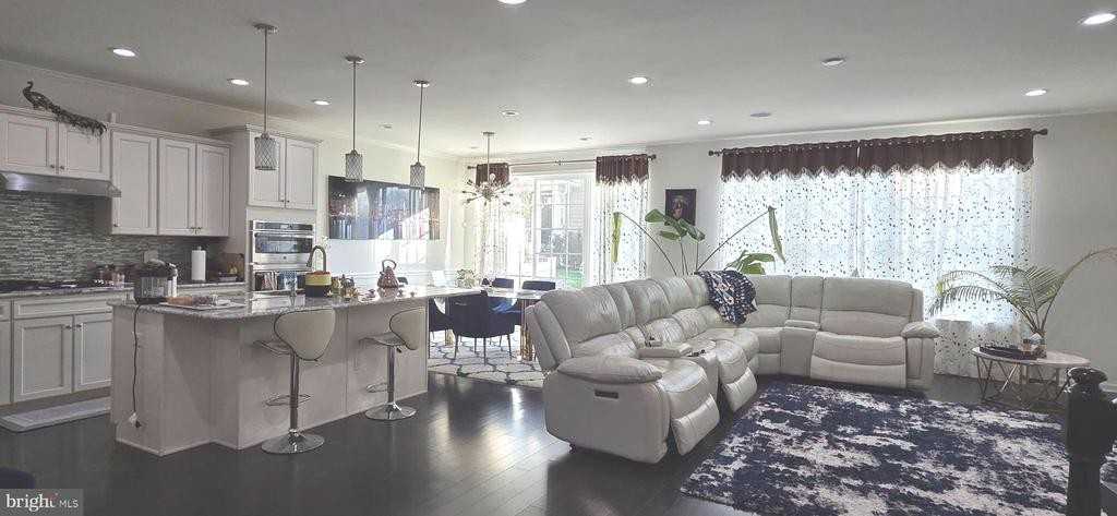 39 Periwinkle Dr ##9 - Photo 3 of 22